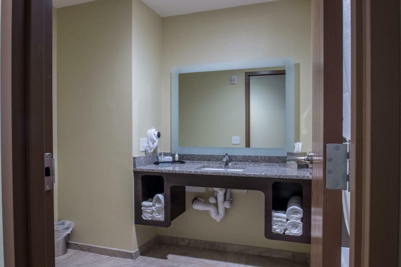 Cobblestone Inn & Suites - St Marys St. Marys 外观 照片